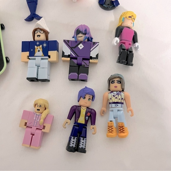Roblox‎ Lot of Figures Accessories and Misc Toys Skateboards Playtime EUC - Picture 3 of 5